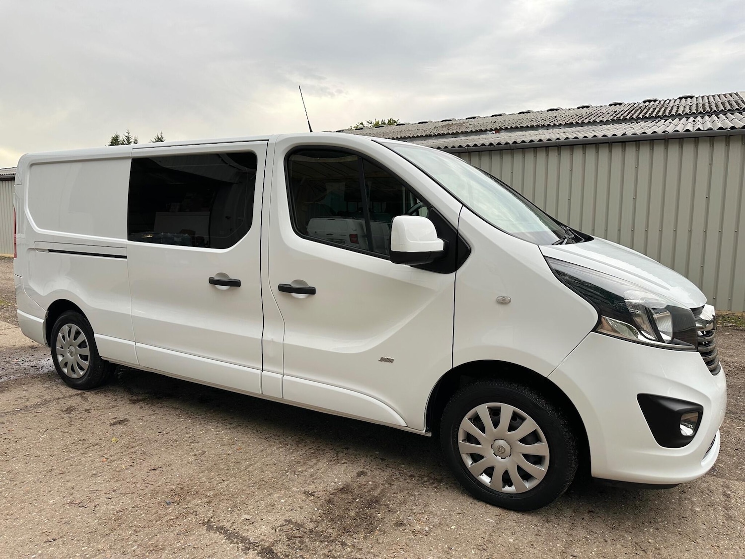Used Vauxhall Vivaro 2018 for sale - 76859329: Photo 2