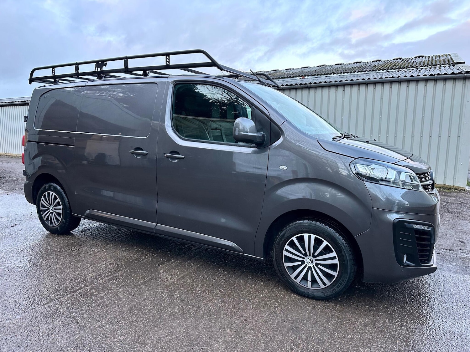 Used Vauxhall Vivaro for sale - 77174972: Photo 2