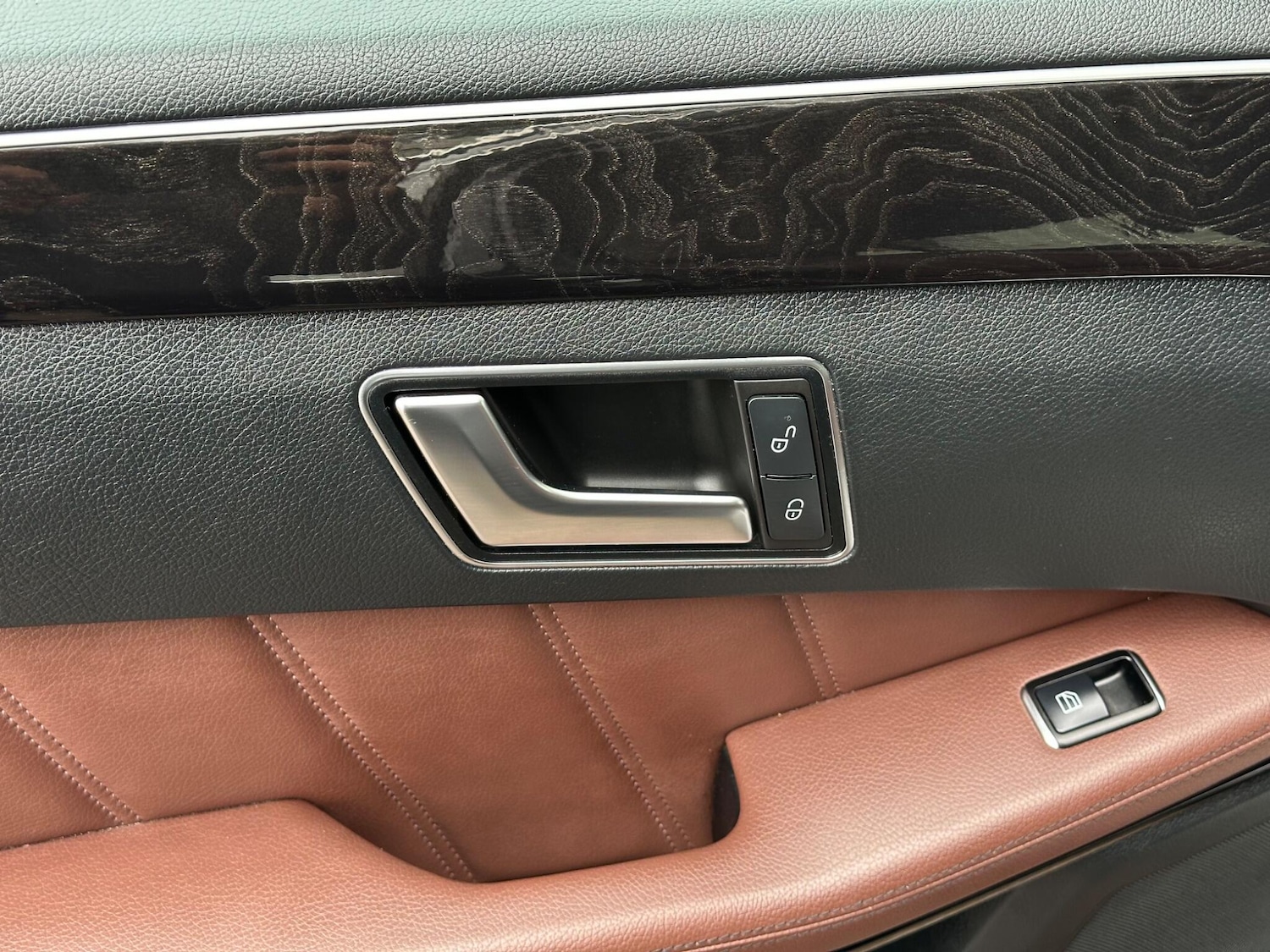 Used Mercedes-Benz E Class 2014 for sale - 75964474: Photo 32