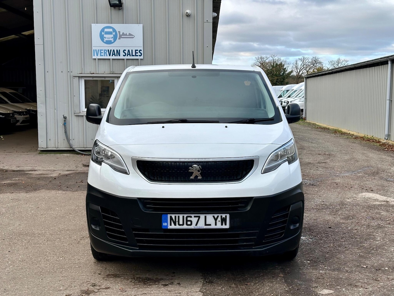 Used Peugeot Expert 2017 for sale - 76859325: Photo 12