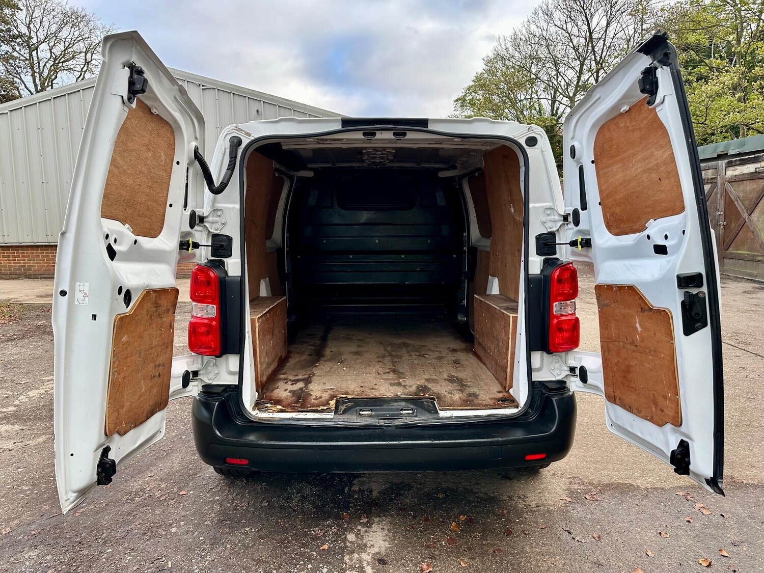 Used Peugeot Expert 2017 for sale - 76859325: Photo 27