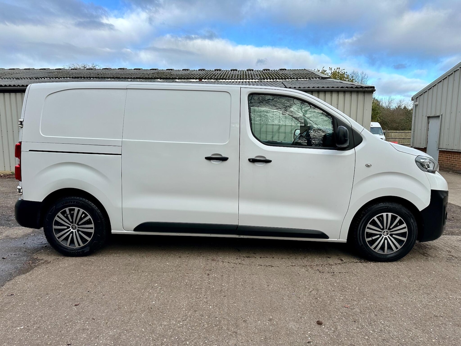 Used Peugeot Expert 2017 for sale - 76859325: Photo 3