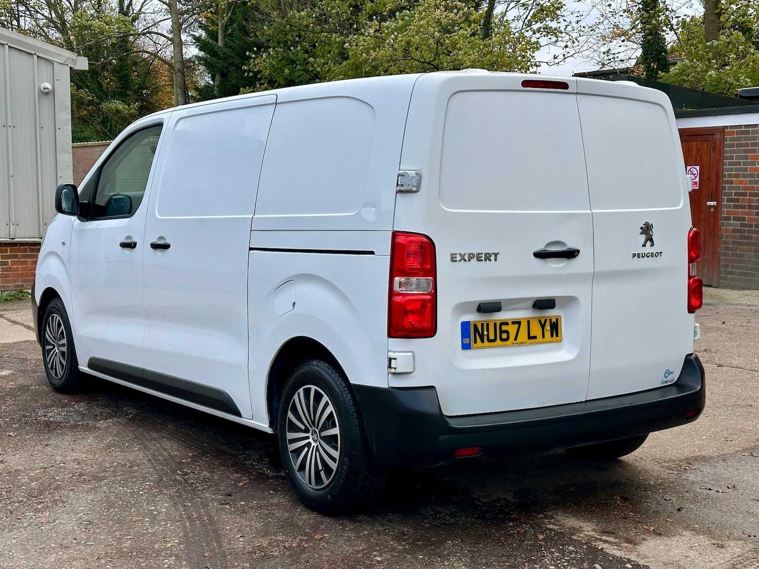 Used Peugeot Expert 2017 for sale - 76859325: Photo 7