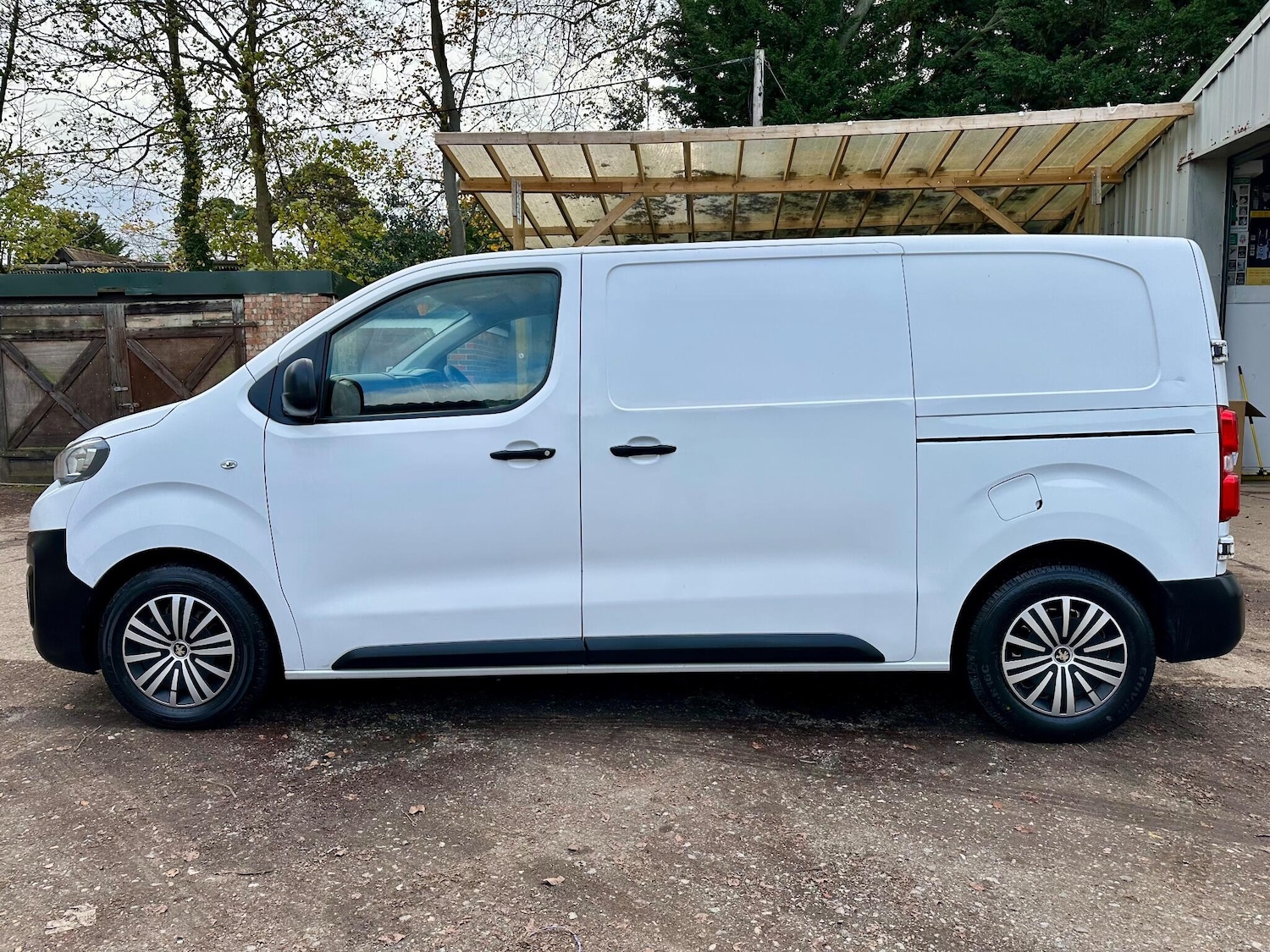 Used Peugeot Expert 2017 for sale - 76859325: Photo 9