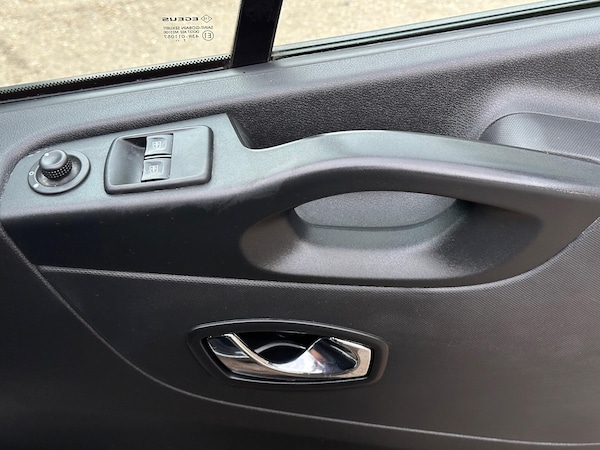 Used Vauxhall Vivaro 2018 for sale - 76151672: Photo 15