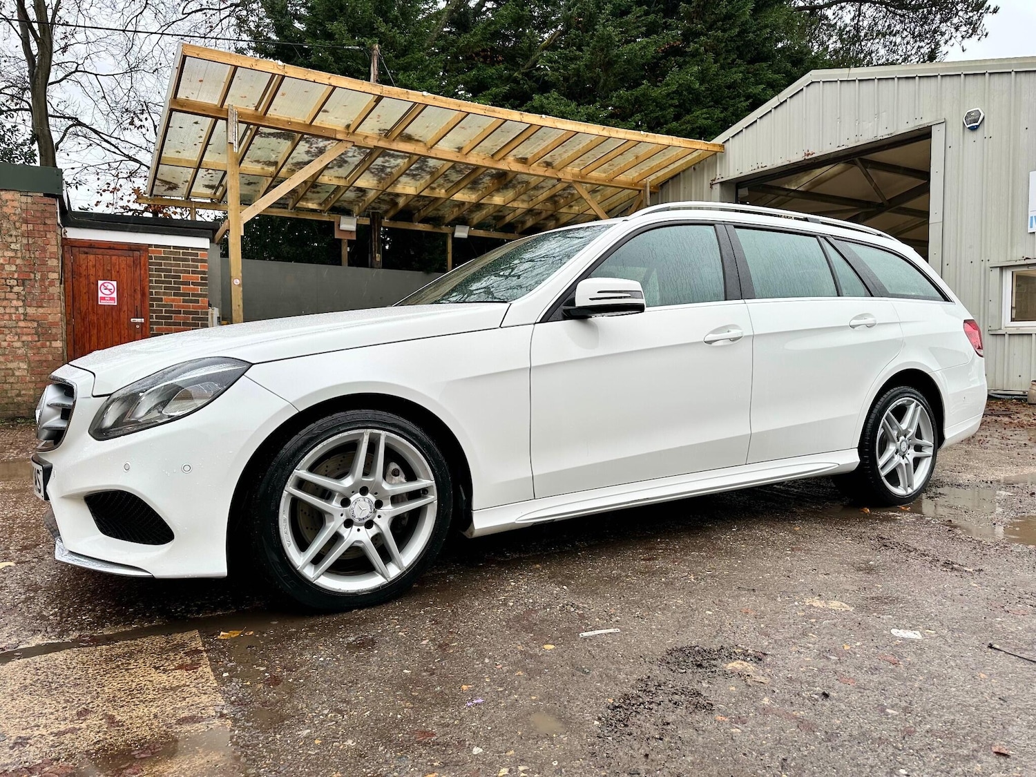 Used Mercedes-Benz E Class 2013 for sale - 76859312: Photo 10