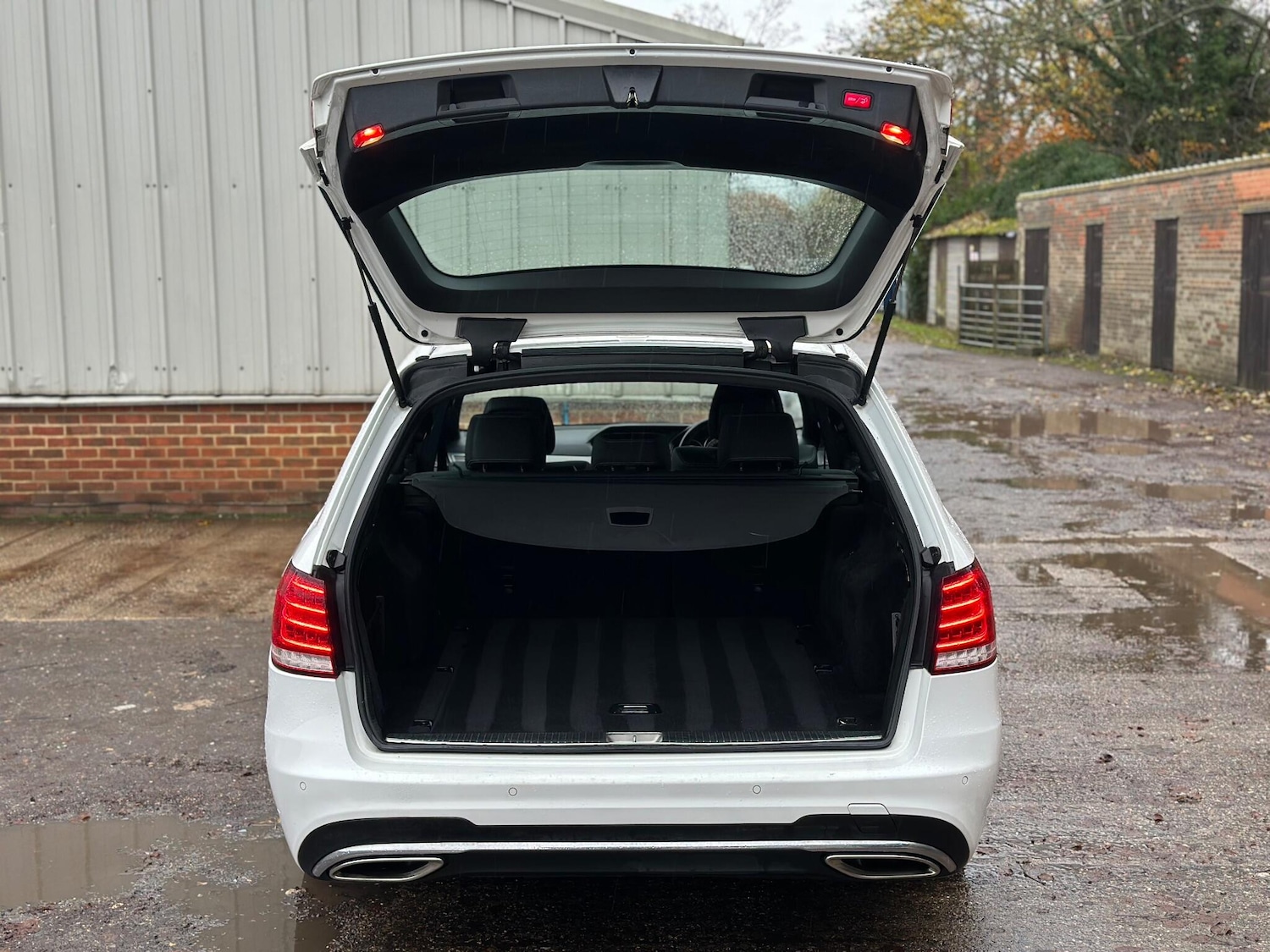 Used Mercedes-Benz E Class 2013 for sale - 76859312: Photo 15