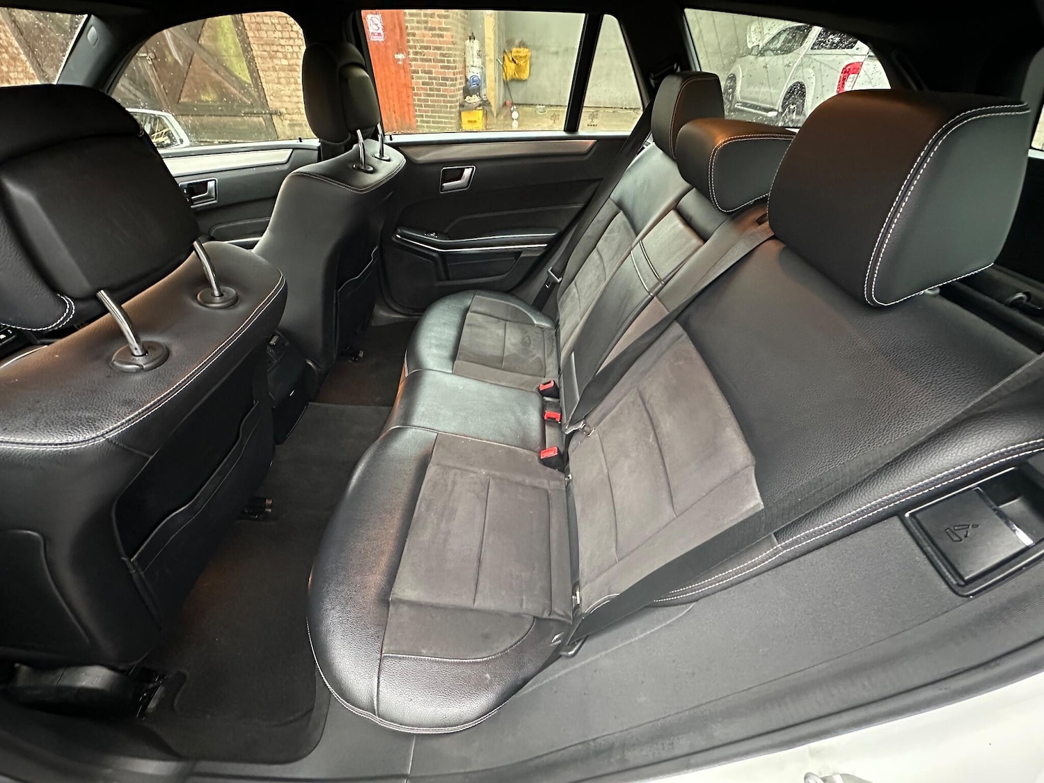 Used Mercedes-Benz E Class 2013 for sale - 76859312: Photo 24