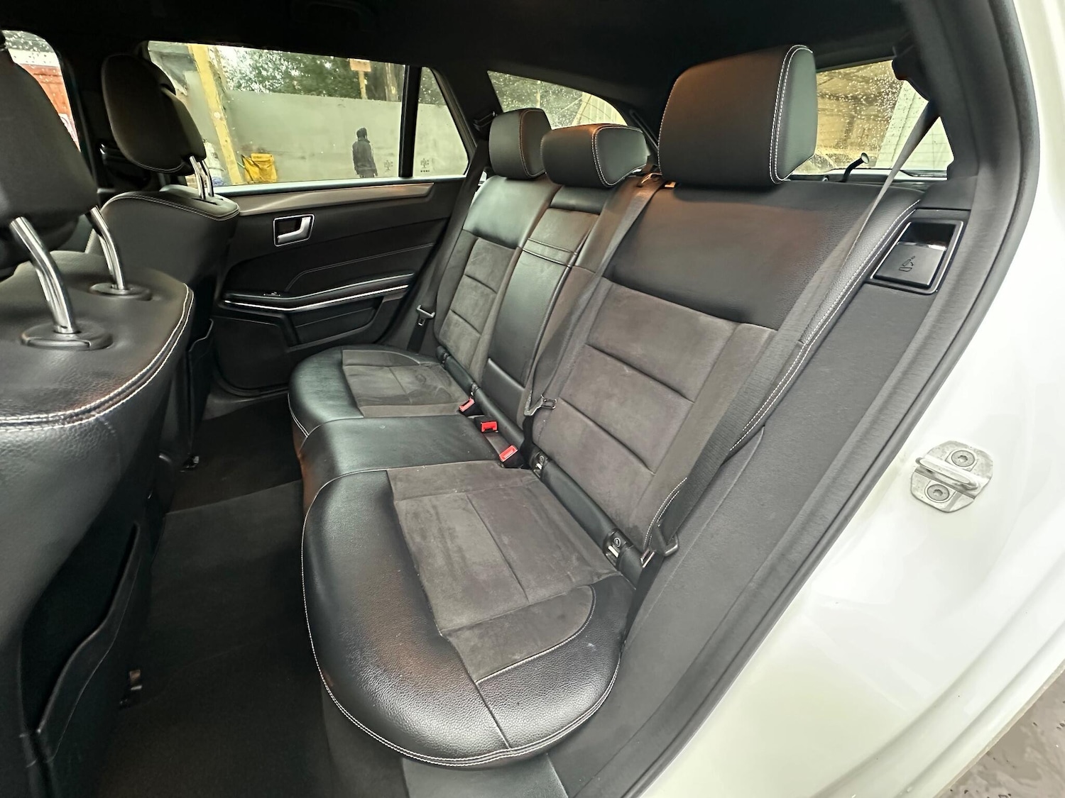 Used Mercedes-Benz E Class 2013 for sale - 76859312: Photo 25