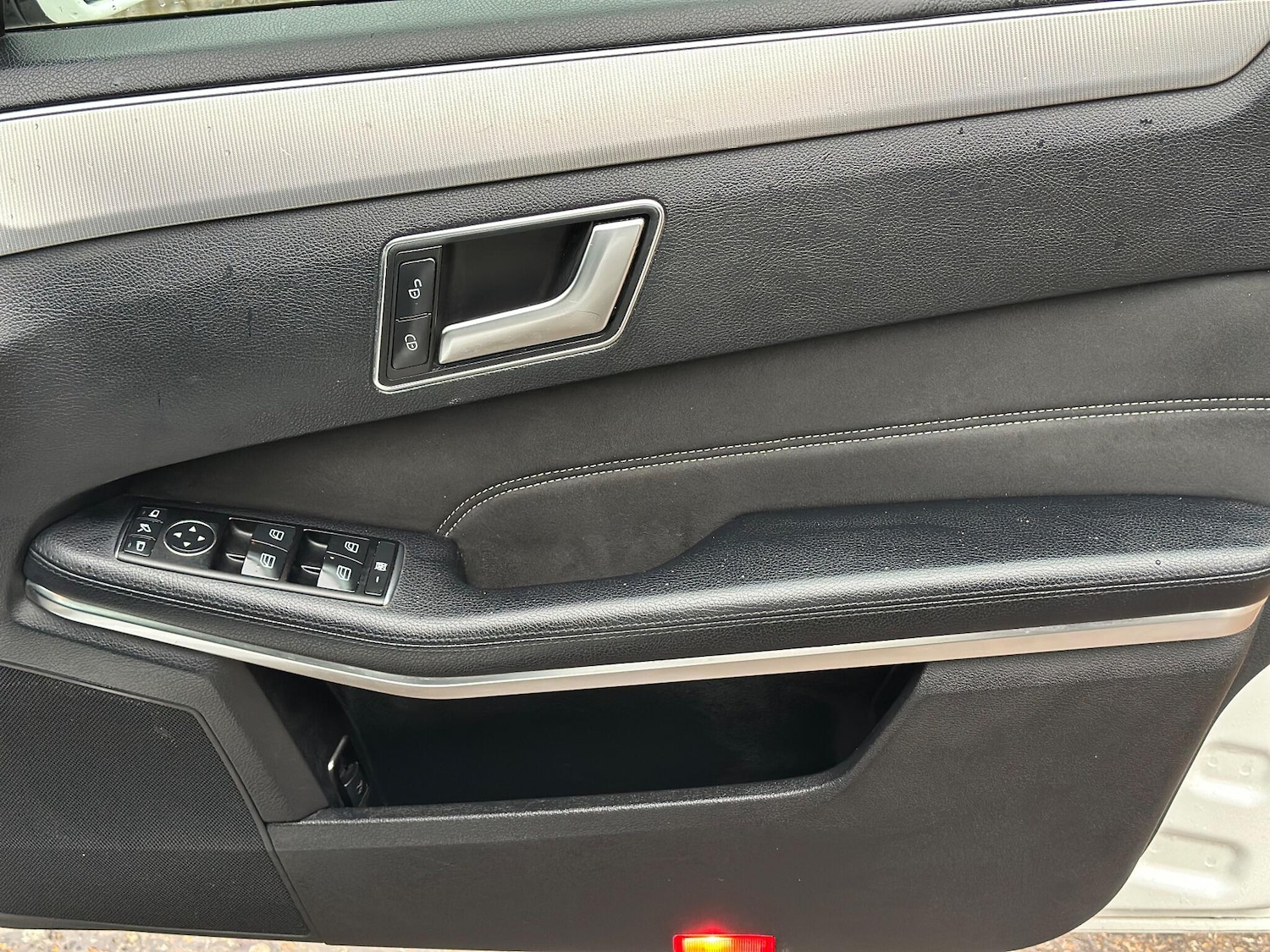 Used Mercedes-Benz E Class 2013 for sale - 76859312: Photo 28