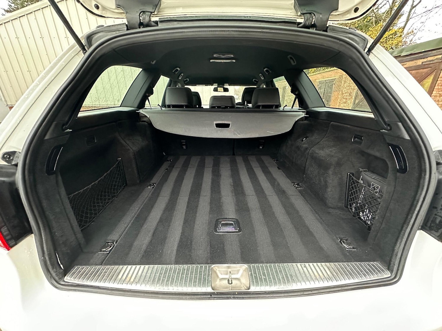 Used Mercedes-Benz E Class 2013 for sale - 76859312: Photo 32