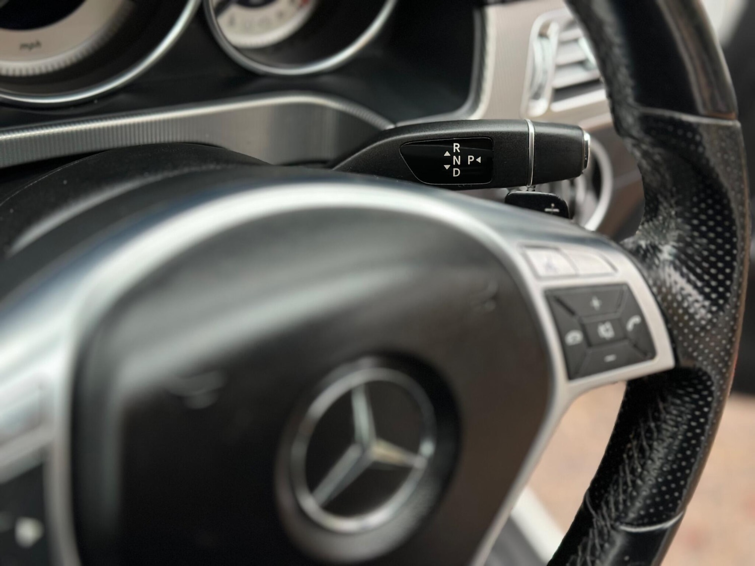 Used Mercedes-Benz E Class 2013 for sale - 76859312: Photo 33