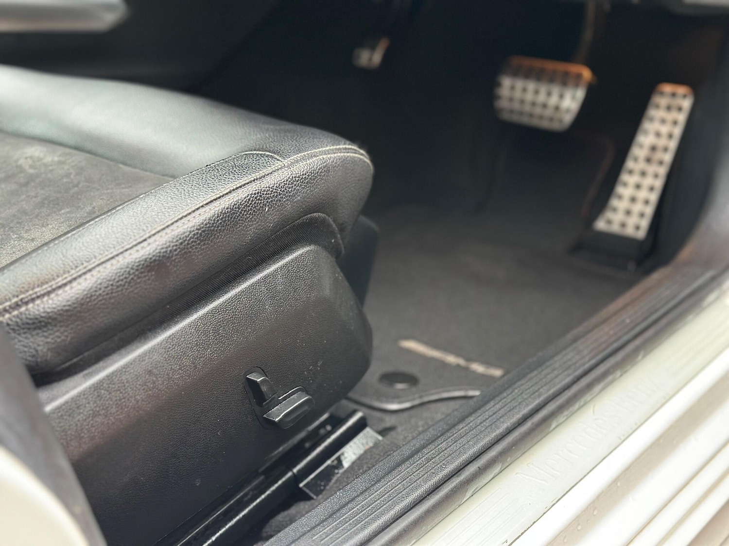 Used Mercedes-Benz E Class 2013 for sale - 76859312: Photo 38