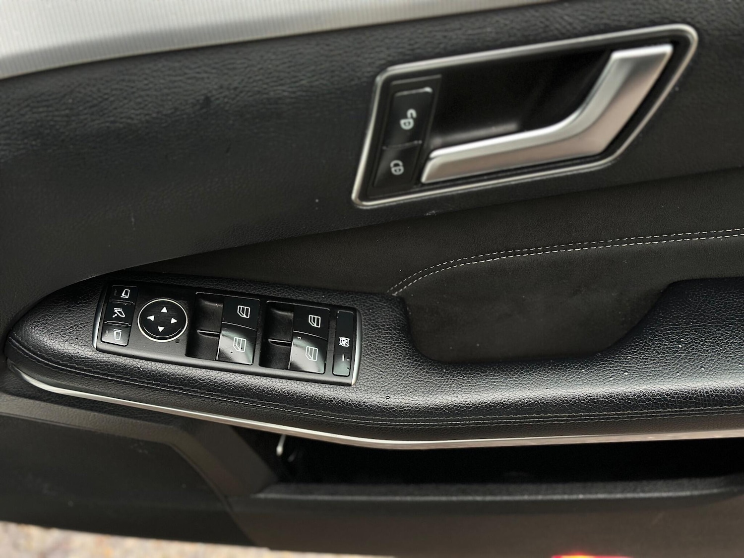 Used Mercedes-Benz E Class 2013 for sale - 76859312: Photo 39