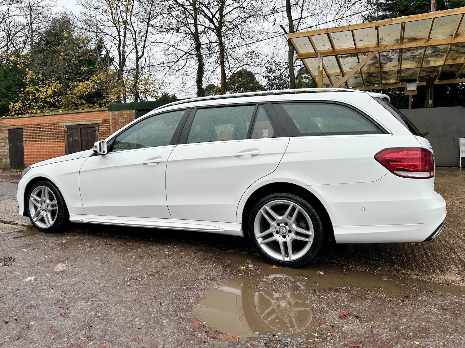 Used Mercedes-Benz E Class 2013 for sale - 76859312: Photo 8