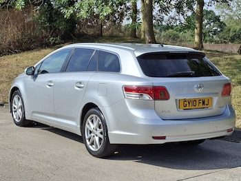 Used Toyota Avensis 2010 for sale - 79176788: Photo