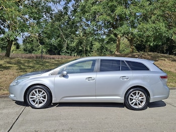 Used Toyota Avensis 2010 for sale - 79176788: Photo