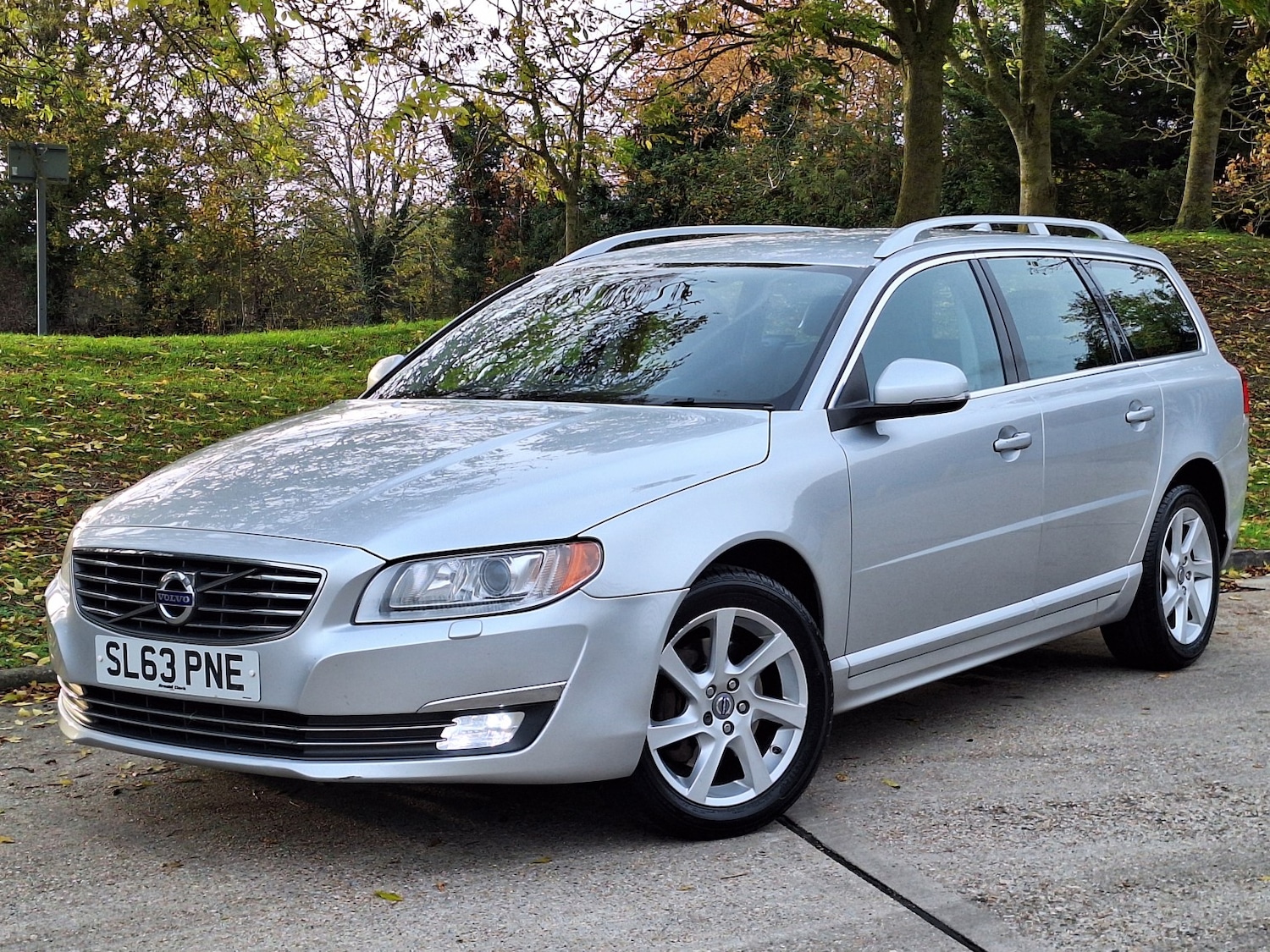 Used Volvo V70 2013 for sale - 76421859: Photo 1