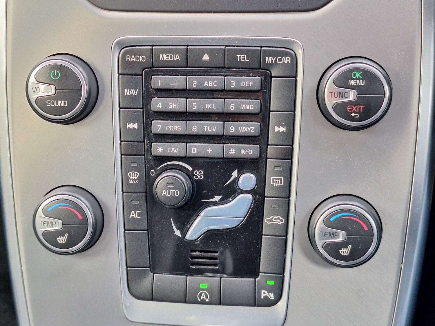 Used Volvo V70 2013 for sale - 76421859: Photo 28