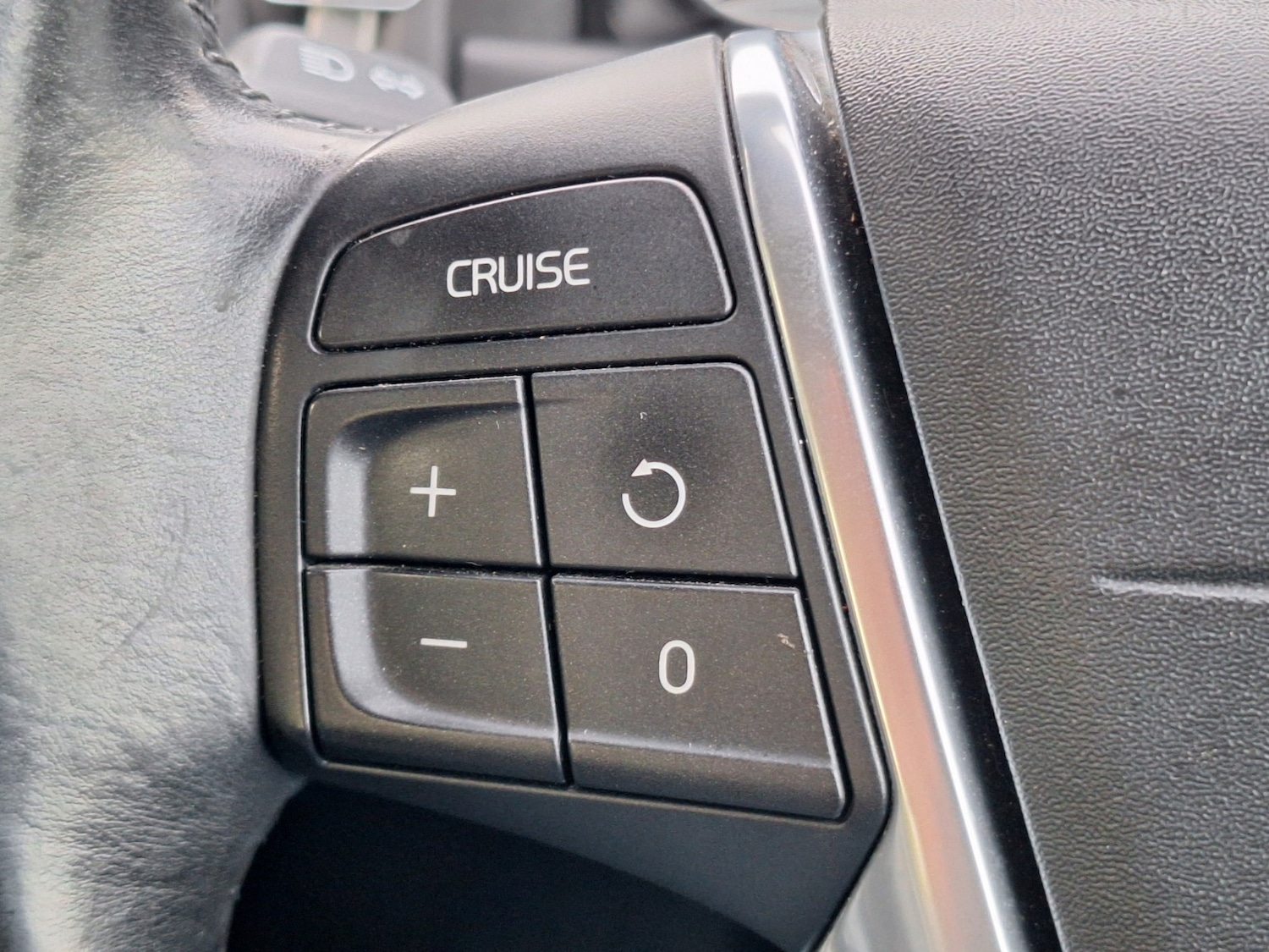 Used Volvo V70 2013 for sale - 76421859: Photo 30