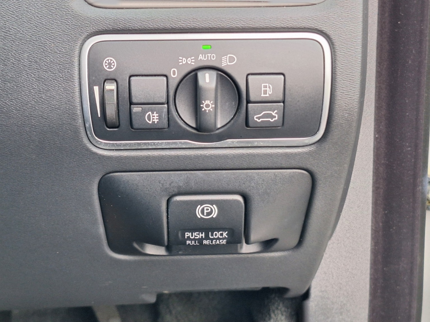 Used Volvo V70 2013 for sale - 76421859: Photo 33