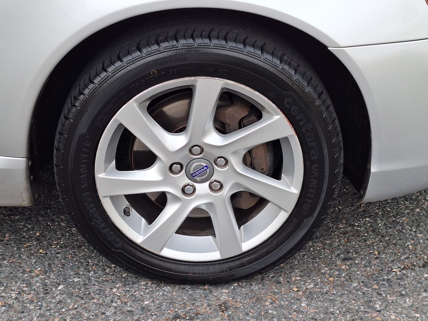 Used Volvo V70 2013 for sale - 76421859: Photo 38