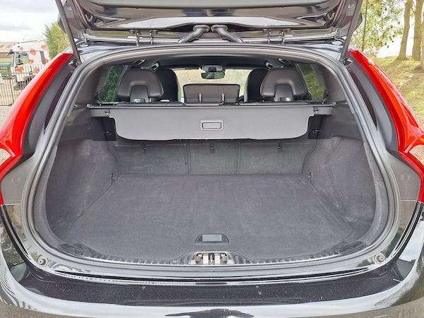 Used Volvo V60 2018 for sale - 76177073: Photo 14