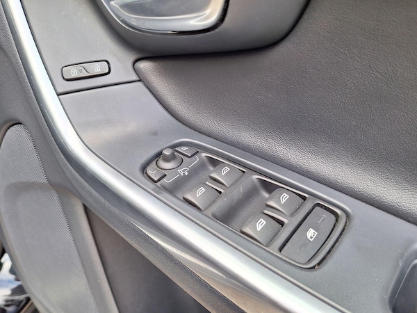 Used Volvo V60 2018 for sale - 76177073: Photo 26