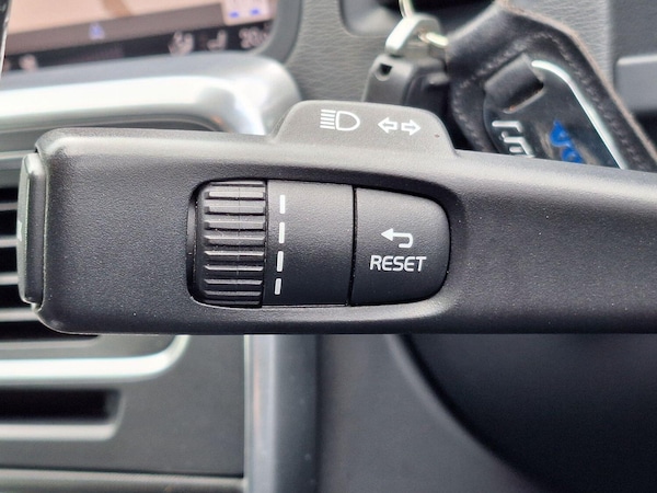Used Volvo V60 2018 for sale - 76177073: Photo 33
