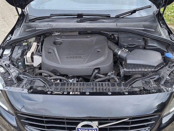 Used Volvo V60 2018 for sale - 76177073: Photo 36