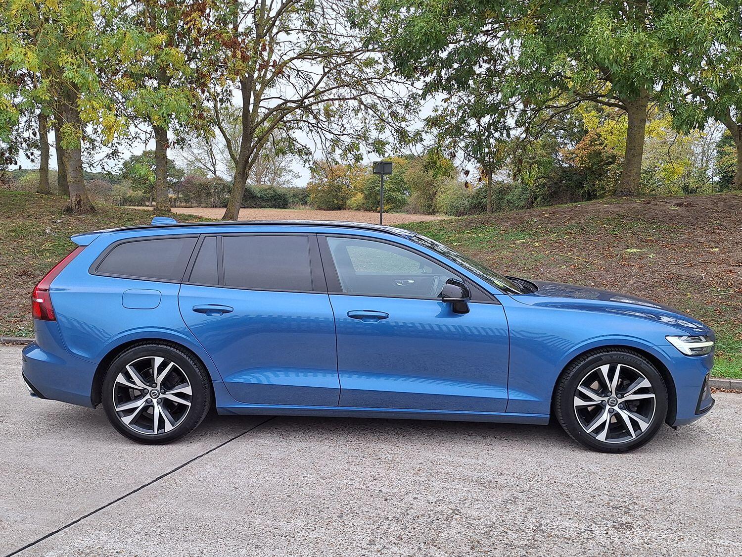 Used Volvo V60 2019 for sale - 76305528: Photo 3