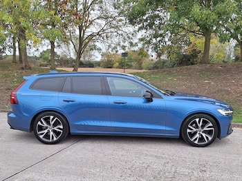 Used Volvo V60 2019 for sale - 76305528: Photo