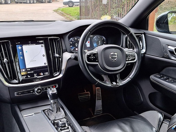 Used Volvo V60 2019 for sale - 76305528: Photo 7