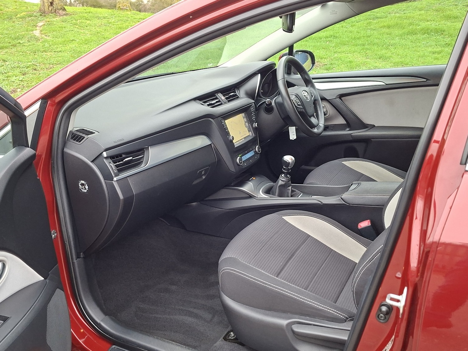 Used Toyota Avensis 2017 for sale - 77694310: Photo 9