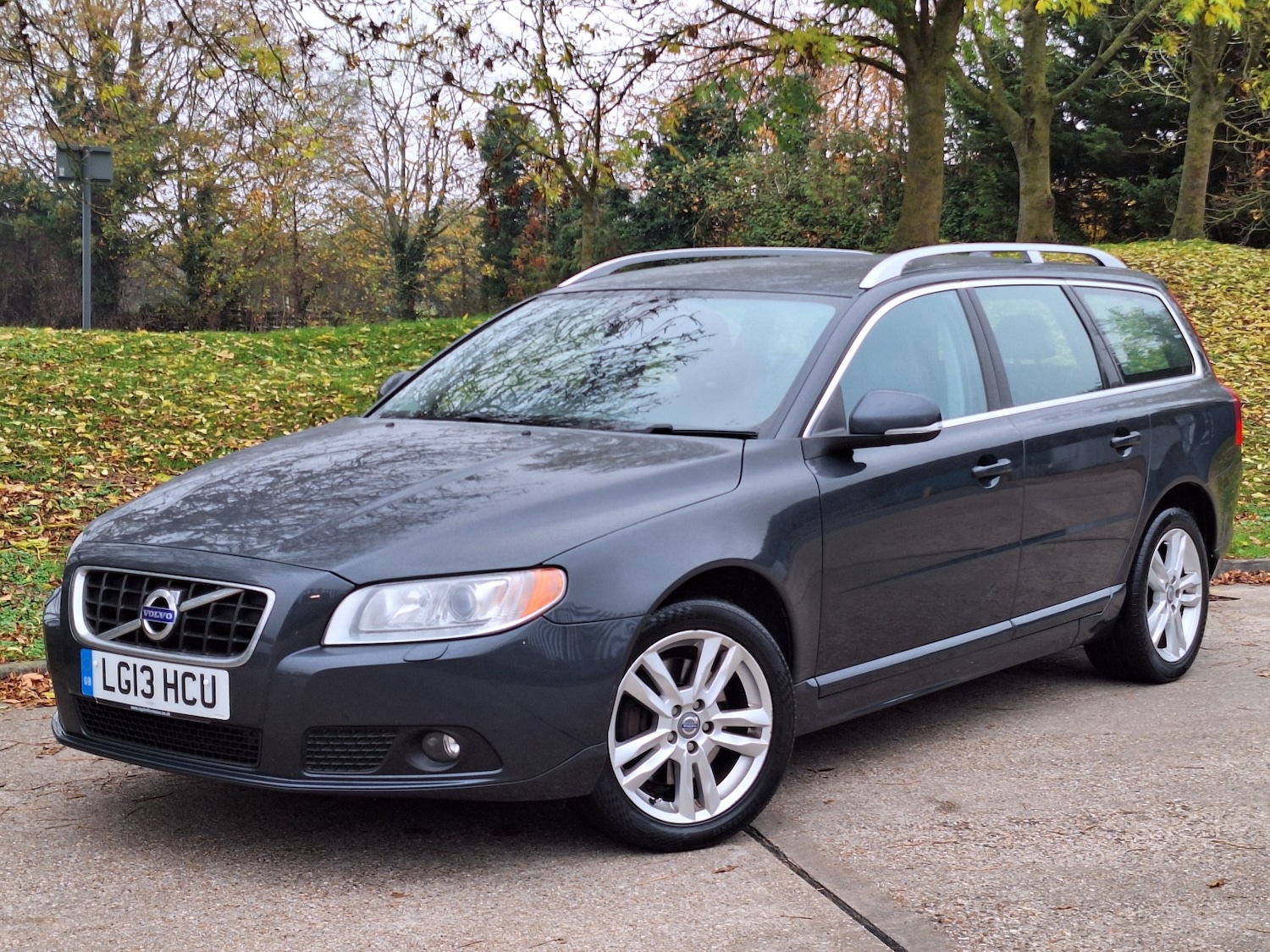 Used Volvo V70 2013 for sale - 76521117: Photo 1