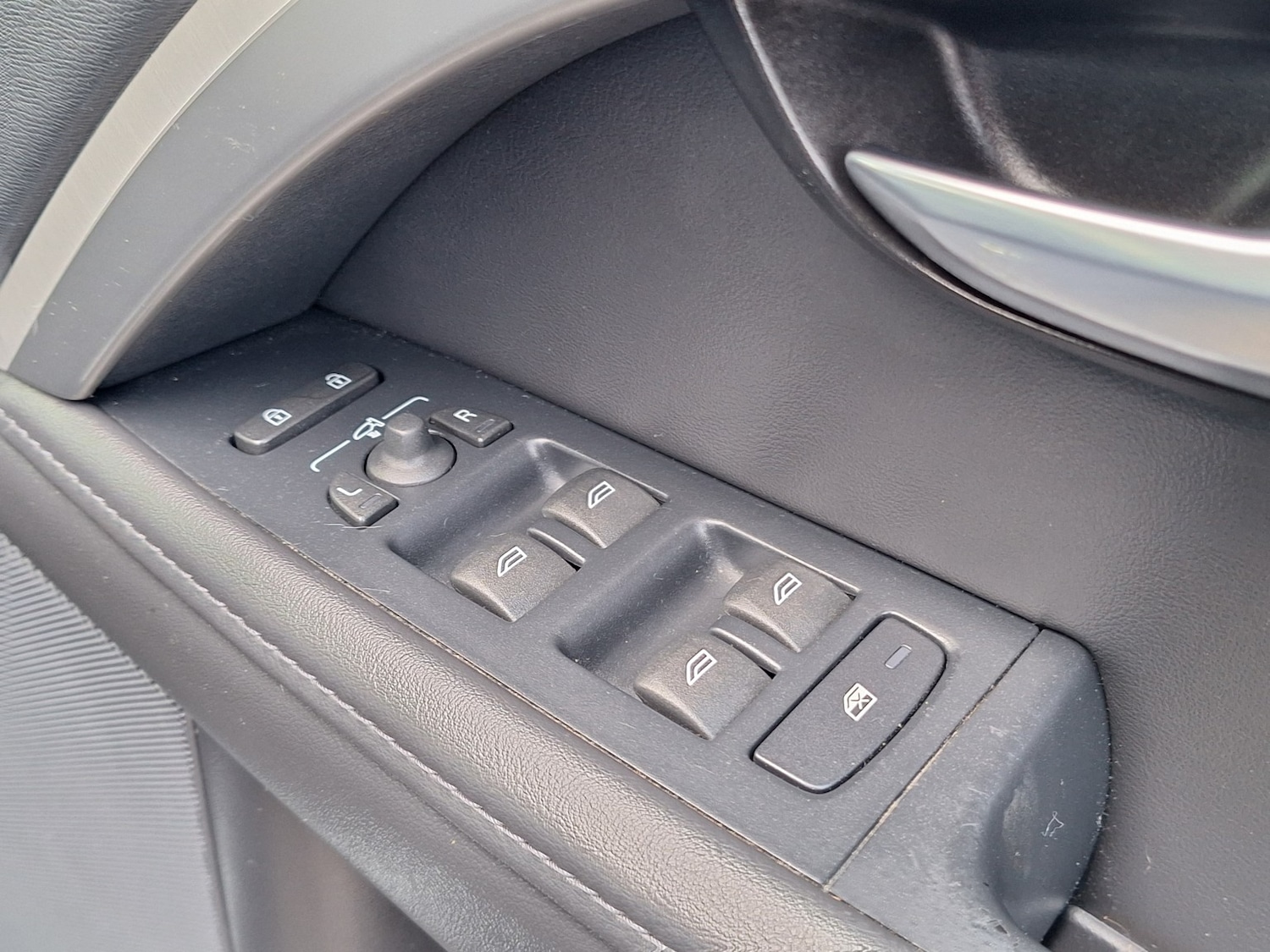 Used Volvo V70 2013 for sale - 76521117: Photo 27