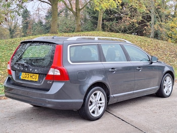 Used Volvo V70 2013 for sale - 76521117: Photo