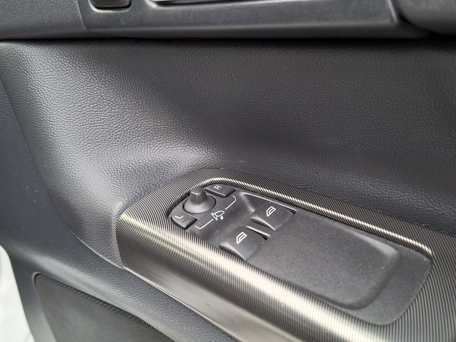 Used Volvo C30 2013 for sale - 77881033: Photo 23