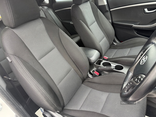 Used Hyundai i30 2014 for sale - 76936957: Photo 2