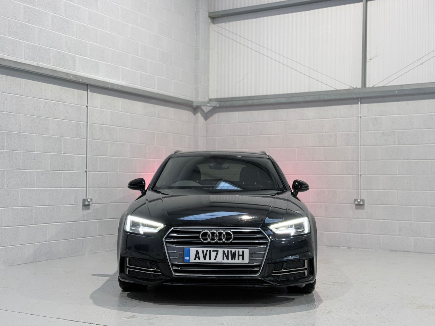 Used Audi A4 2017 for sale - 77553320: Photo 2