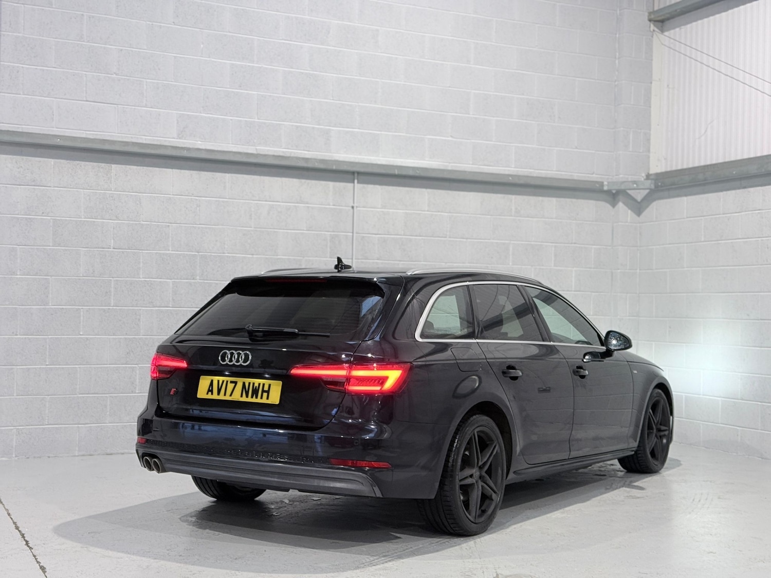 Used Audi A4 2017 for sale - 77553320: Photo 4