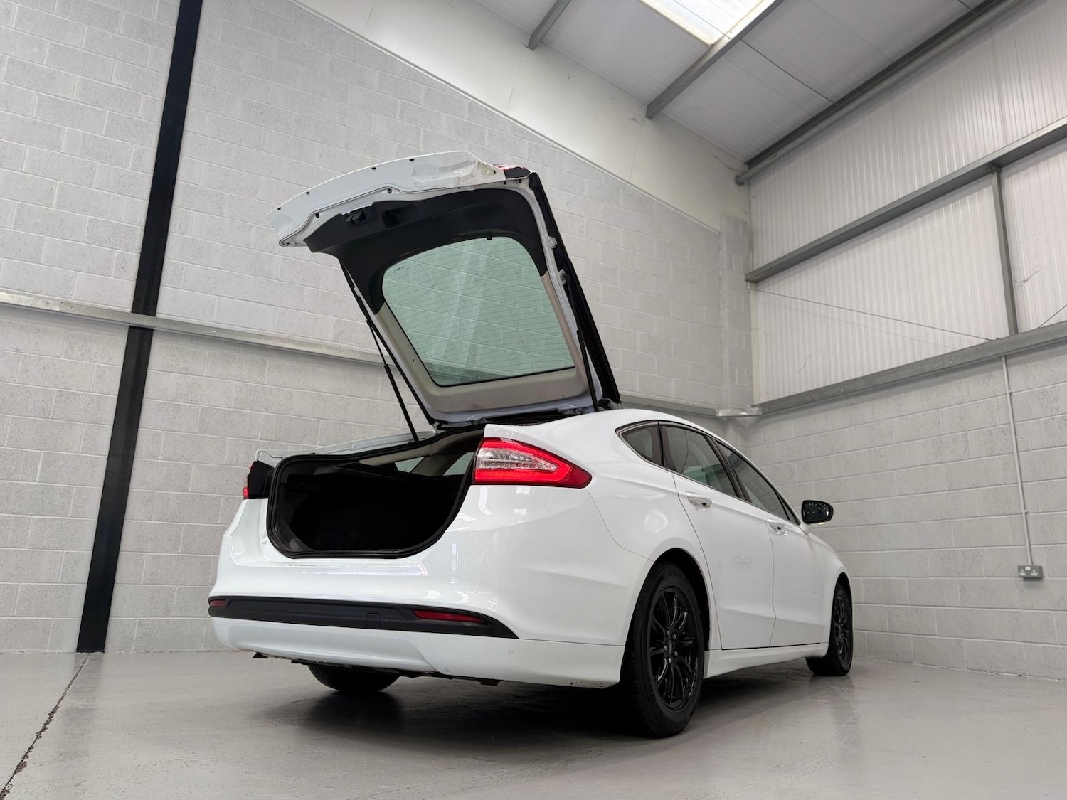 Used Ford Mondeo 2015 for sale - 77763065: Photo 8