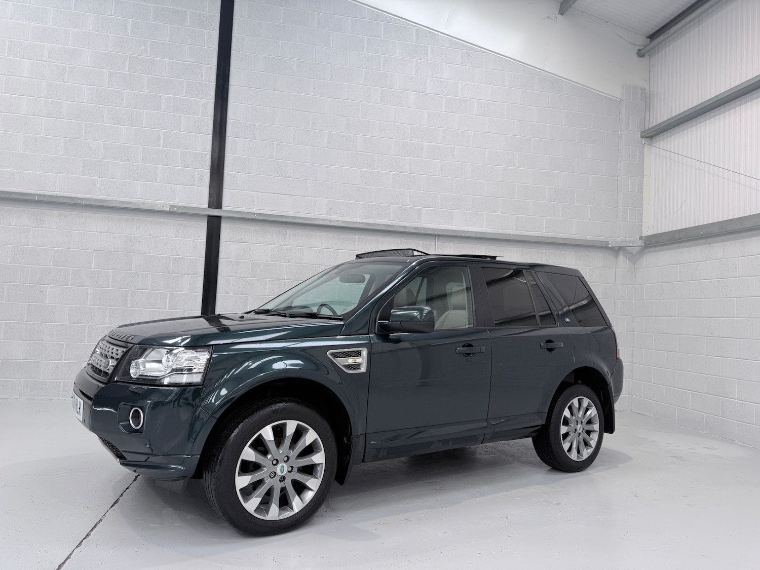 Used Land Rover Freelander 2013 for sale - 77495005: Photo 4