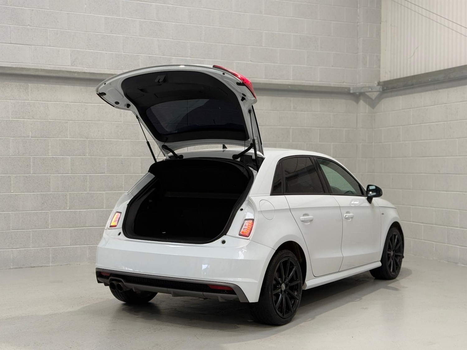 Used Audi A1 2016 for sale - 77776282: Photo 8