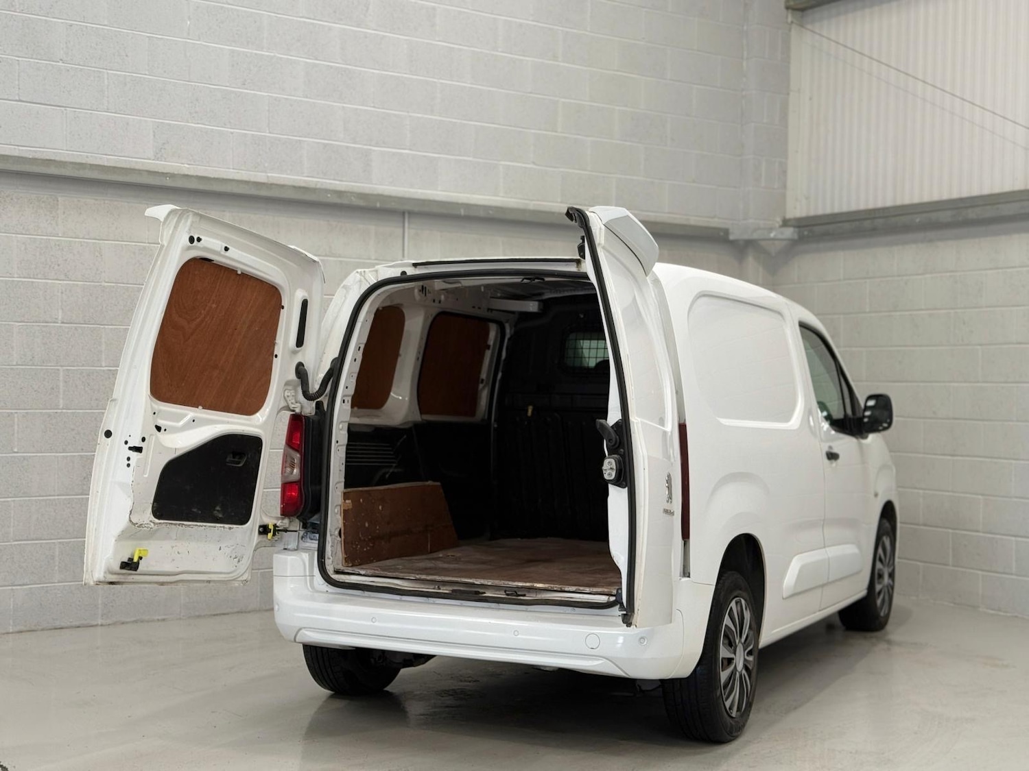 Used Peugeot Partner 2020 for sale - 78151053: Photo 8