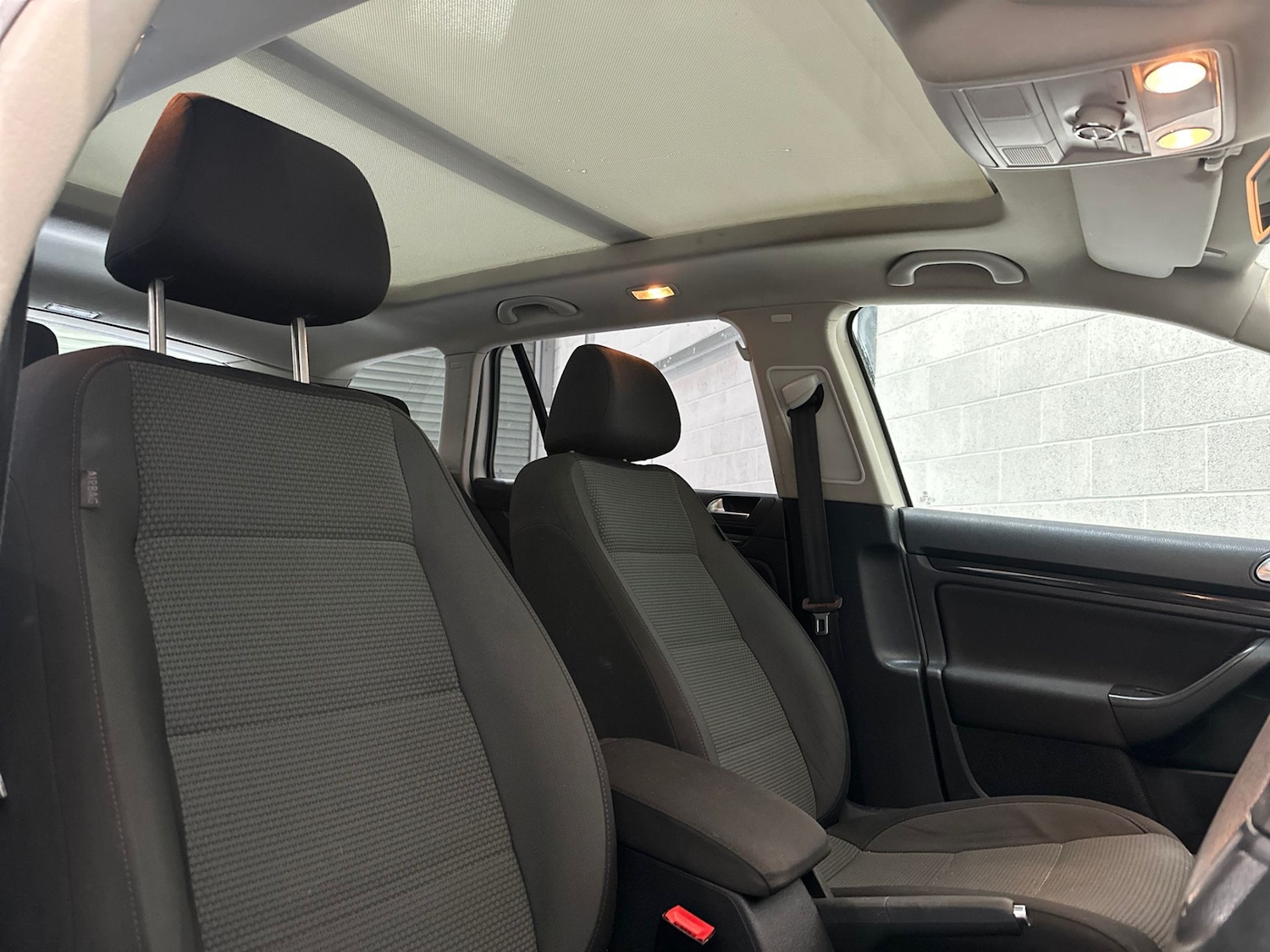 Used Volkswagen Golf 2011 for sale - 77622107: Photo 12