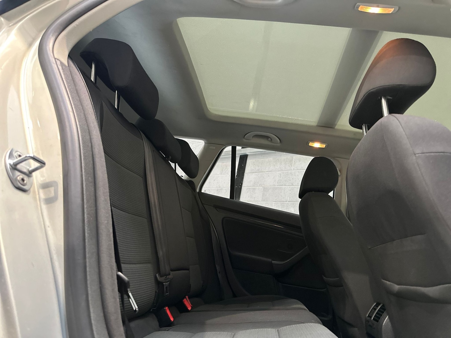 Used Volkswagen Golf 2011 for sale - 77622107: Photo 14