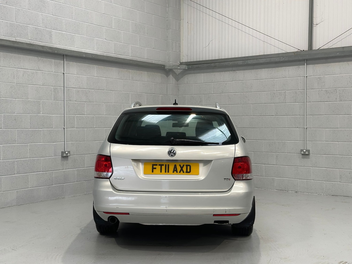 Used Volkswagen Golf 2011 for sale - 77622107: Photo 5