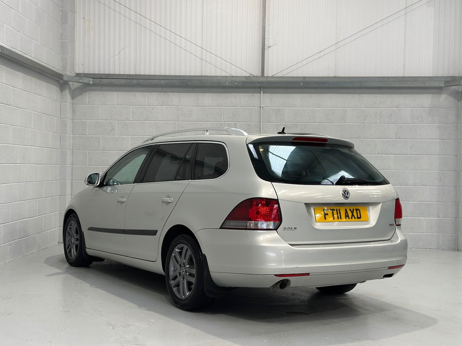 Used Volkswagen Golf 2011 for sale - 77622107: Photo 6