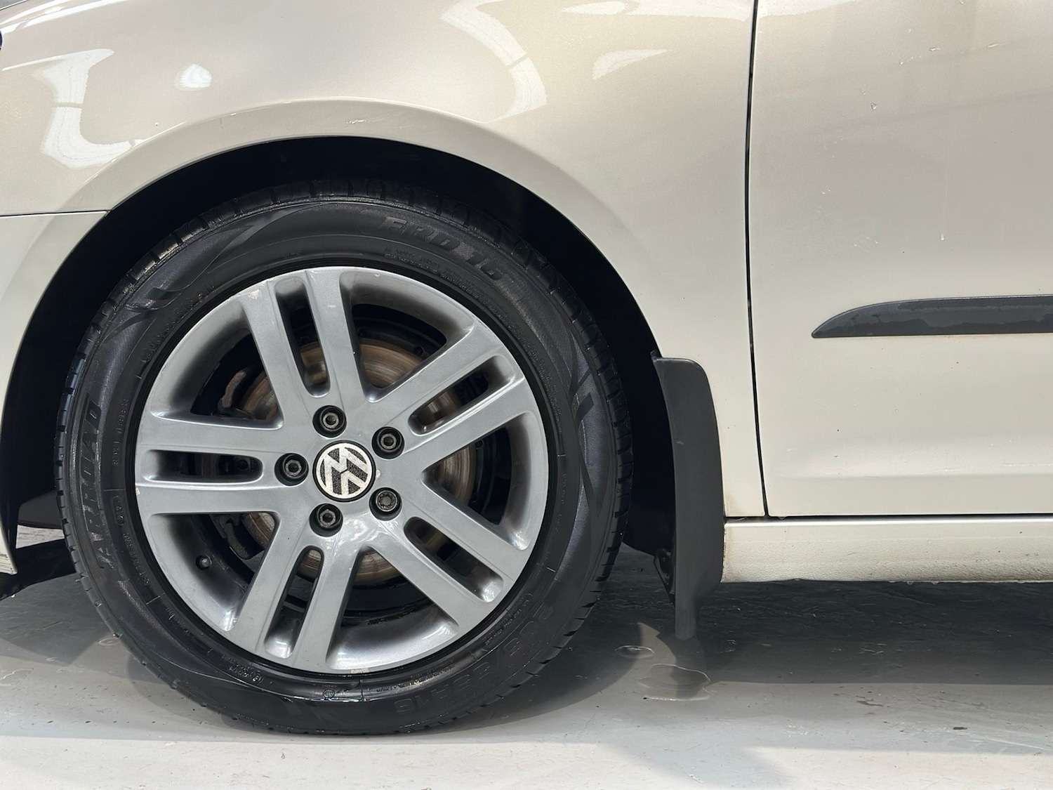 Used Volkswagen Golf 2011 for sale - 77622107: Photo 8